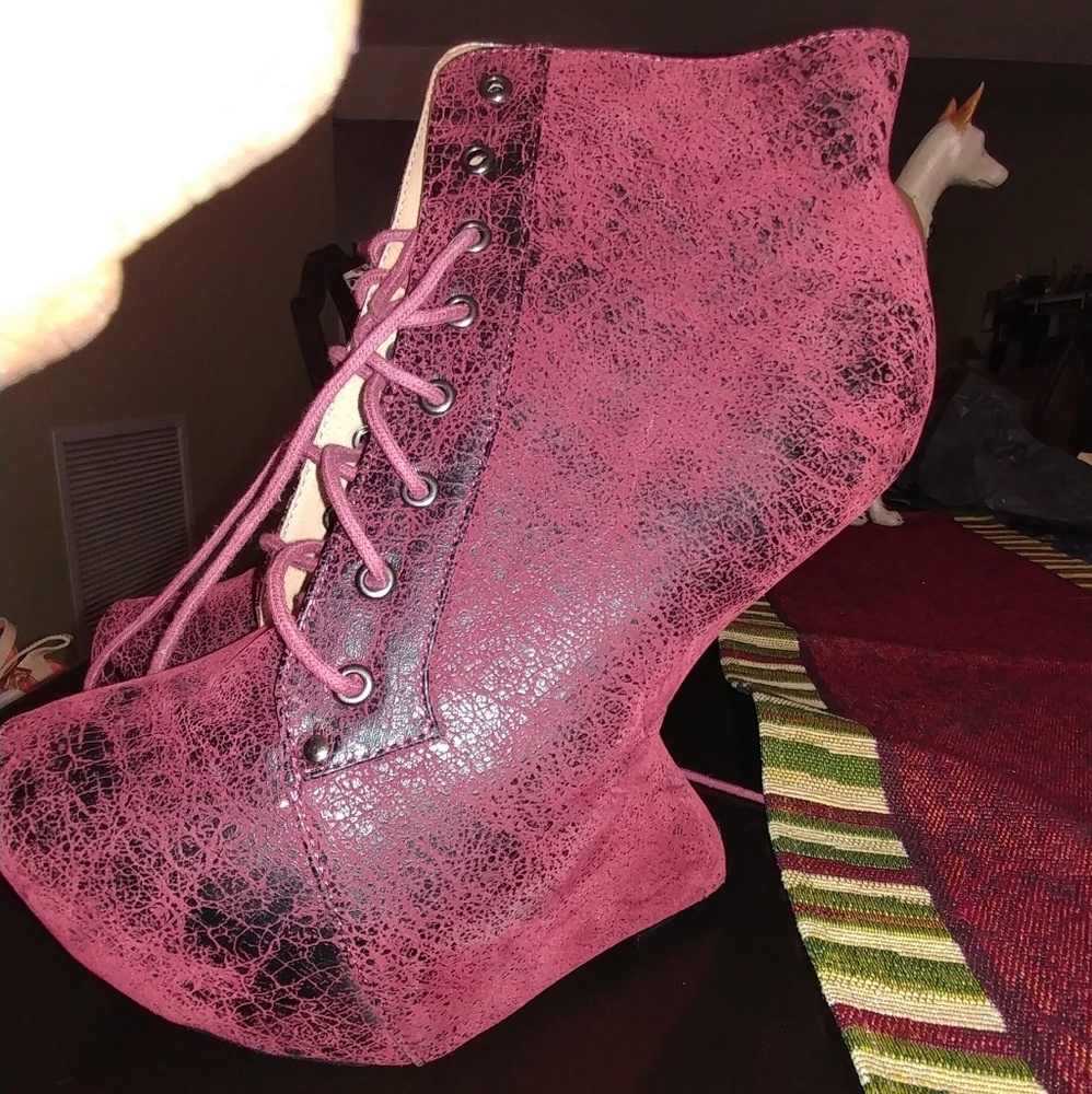 Red Heeless Wedges