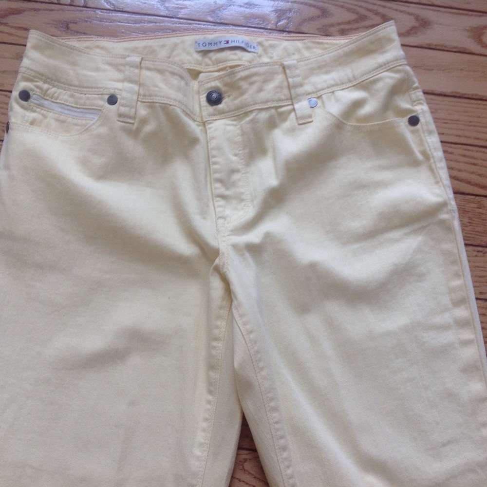 YELLOW TOMMY HILFIGER JEANS