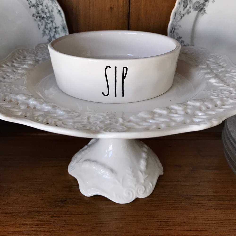 New Rae Dunn Magenta Sip cat or dog water dish