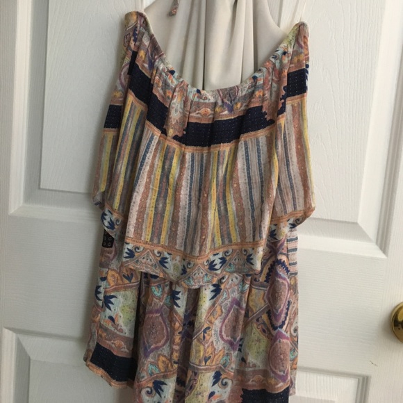 Patterned Romper 😍 - Picture 3 of 6