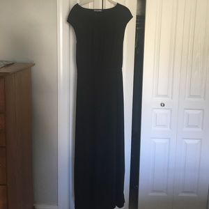 Tinley Road black Maxi Dress w back cutout. Sz L