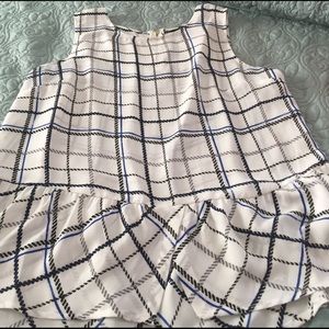 Elle xl top white with blue and black details