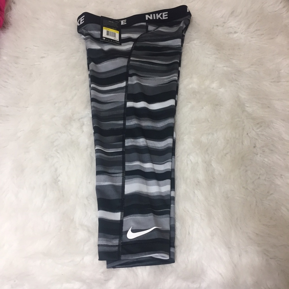 Nike capris