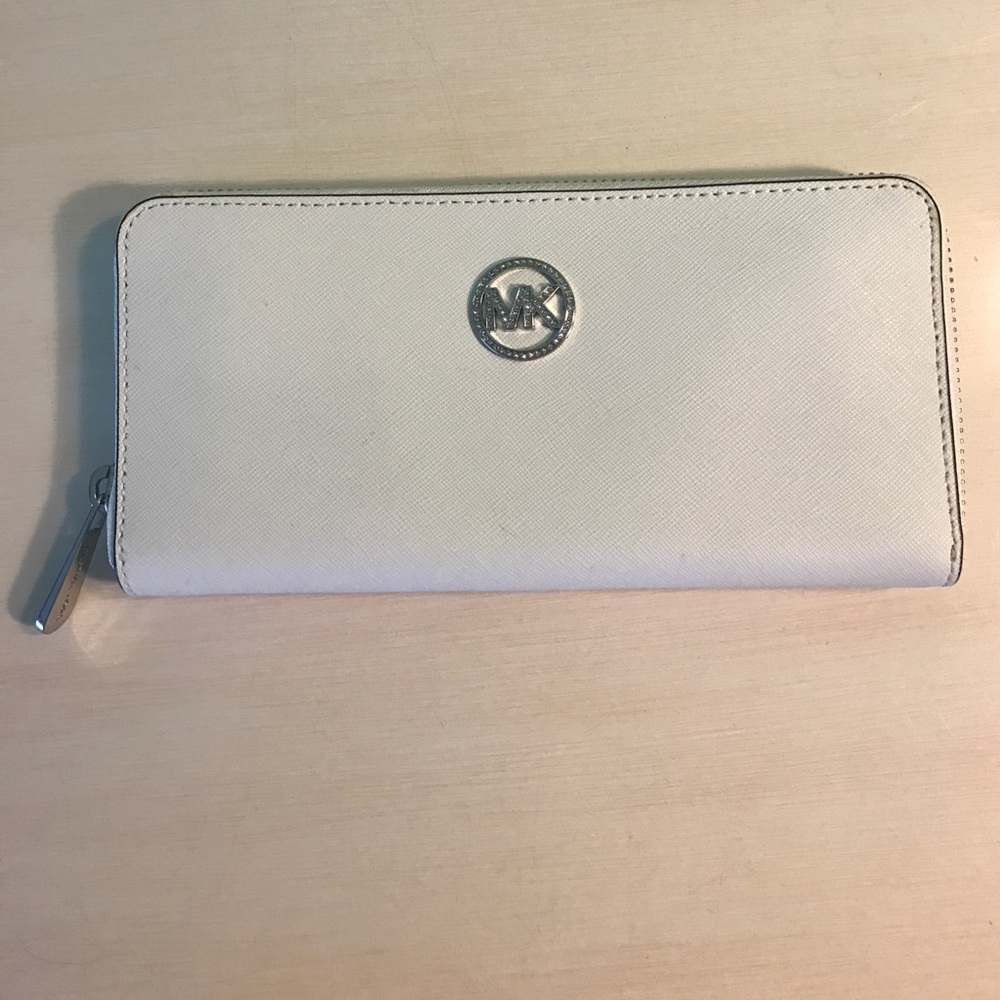 Michael Kors optic white saffiano wallet