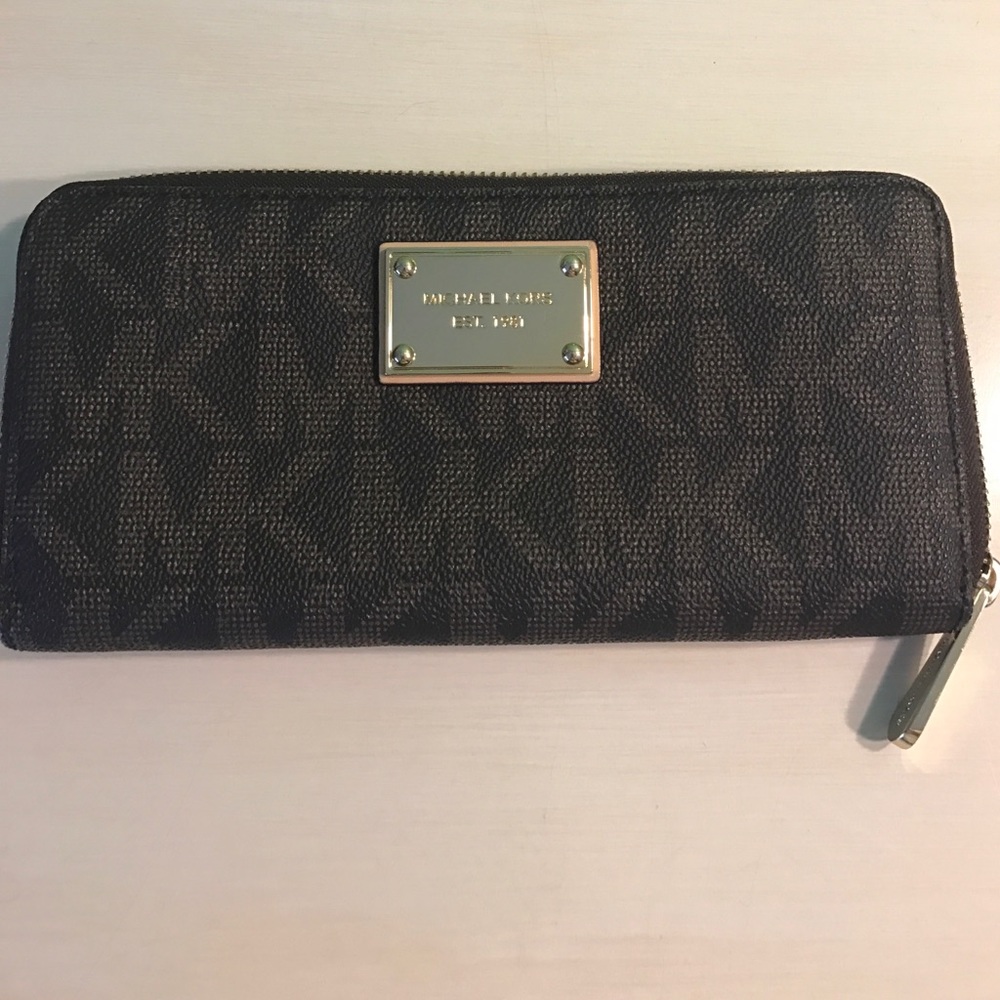 Michael Kors brown PVC signature wallet