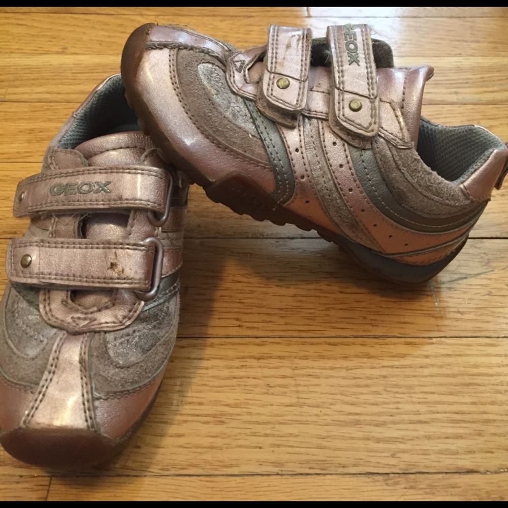 * Geox Sneakers