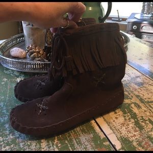Boot moccasins