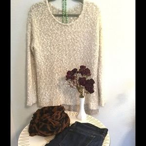 Super soft cream Hinge sweater