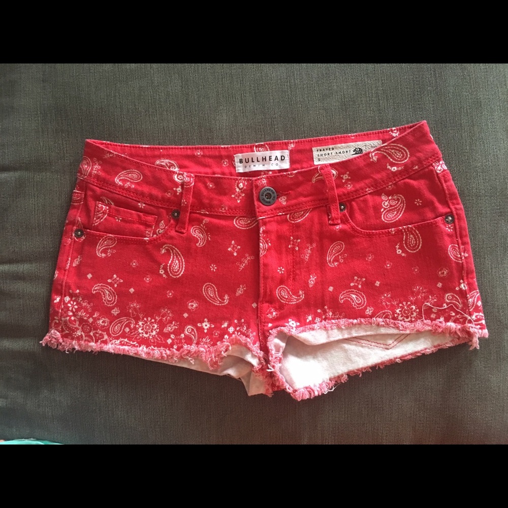 Bandana print frayed short shorts