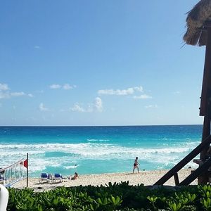 Meet your Posher, Gwen