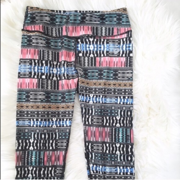 CLEARANCE High quality activewear Capri w pocket - Picture 2 of 4