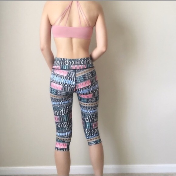 CLEARANCE High quality activewear Capri w pocket - Picture 3 of 4