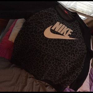 Nike crew neck sweatshirt
