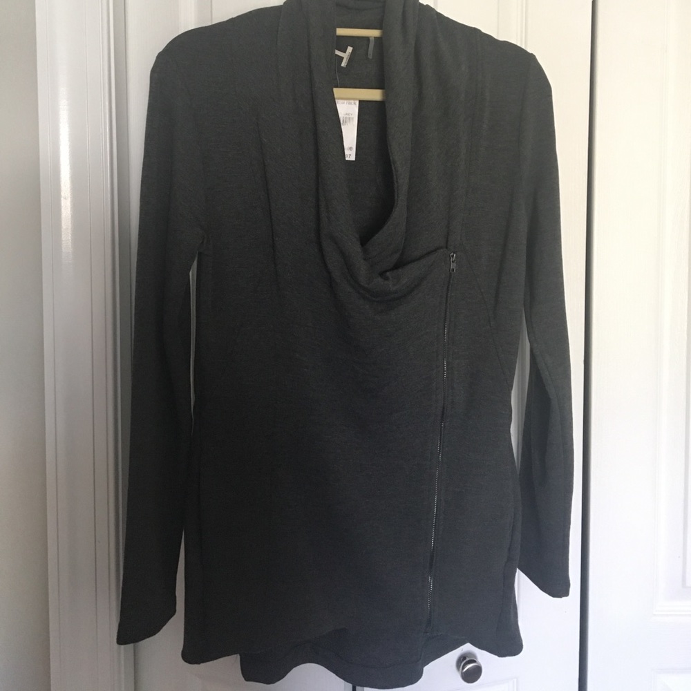 Heather Gray Sweatshirt. Size M. NWT.