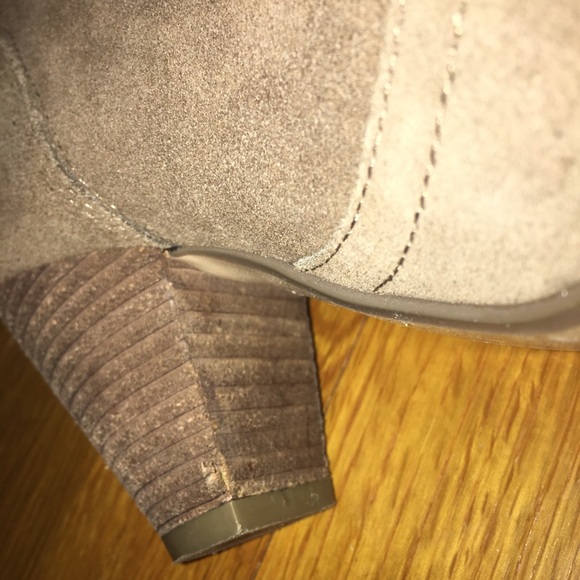 Suede Carlos Santana Brooky bootie size 6 - Picture 4 of 8