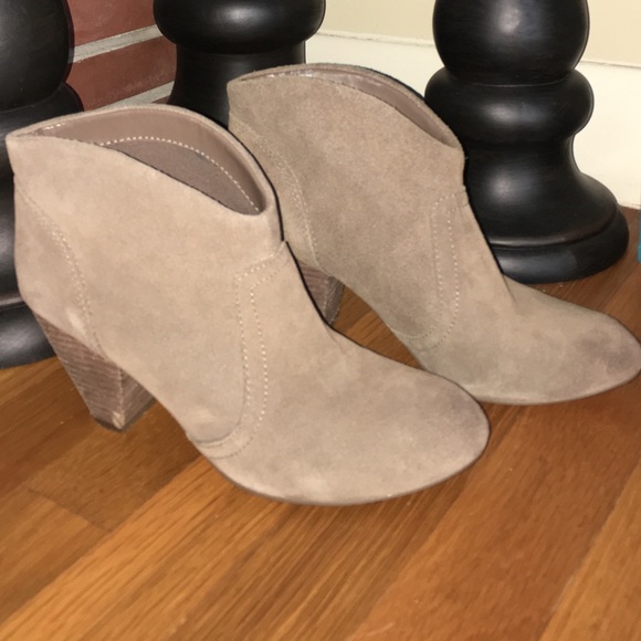 Suede Carlos Santana Brooky bootie size 6 - Picture 7 of 8