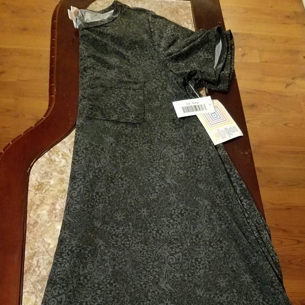 **SOLD** Lularoe Carly