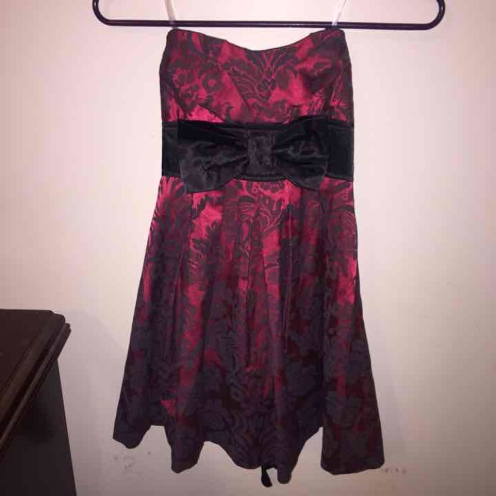 Red patterned dress size 1