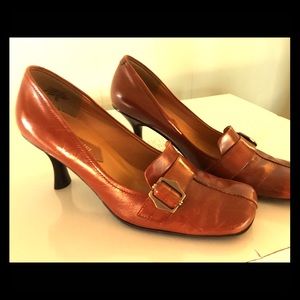 Enzo Angiolini brown leather heels 7