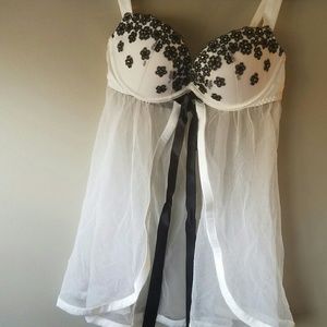 ⭐️Victoria's Secret White Open Front Babydoll nwot