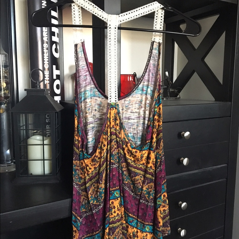F21 Patterned Tank - Picture 2 of 4