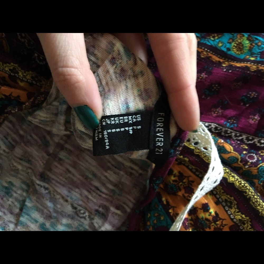 F21 Patterned Tank - Picture 4 of 4