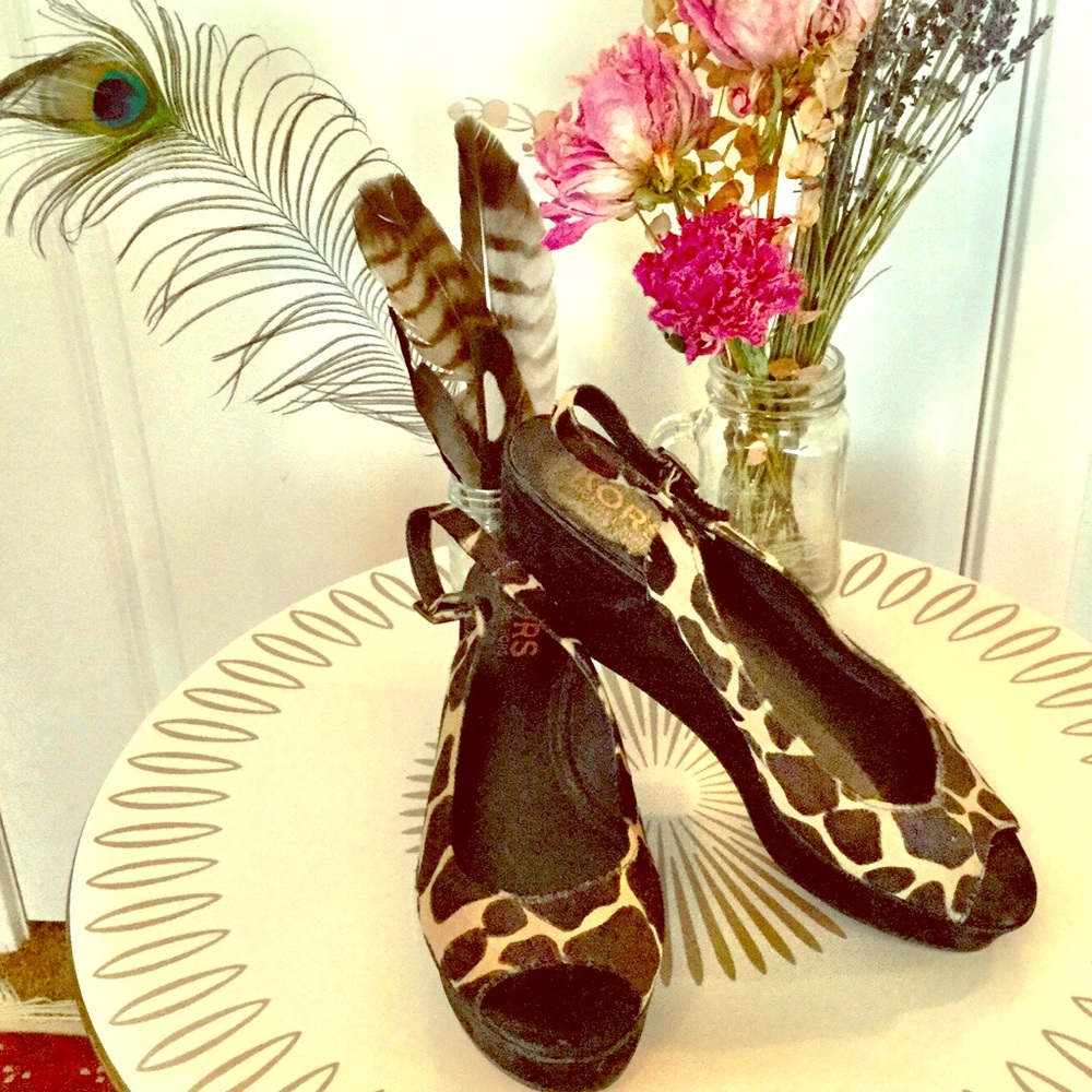 Giraffe platform wedges.