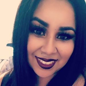 Meet your Posher, Monique