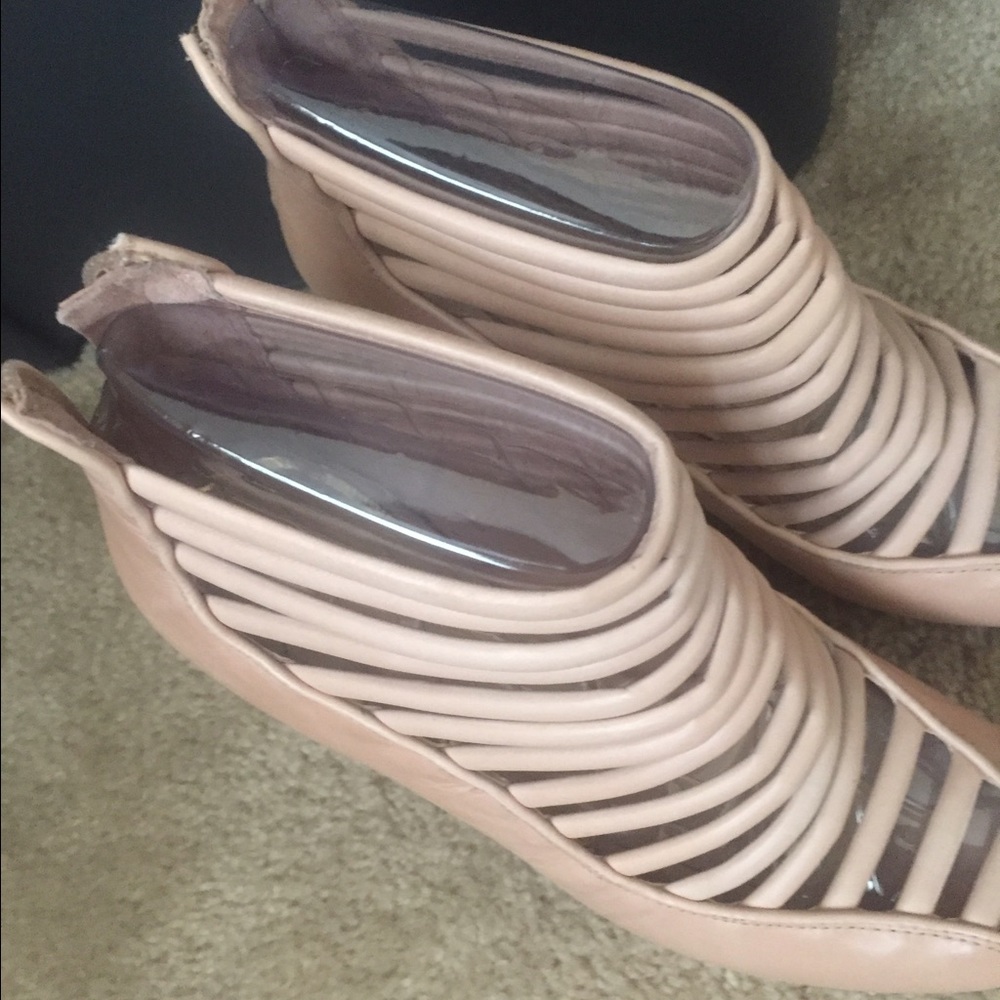 Jessica Simpson high heels