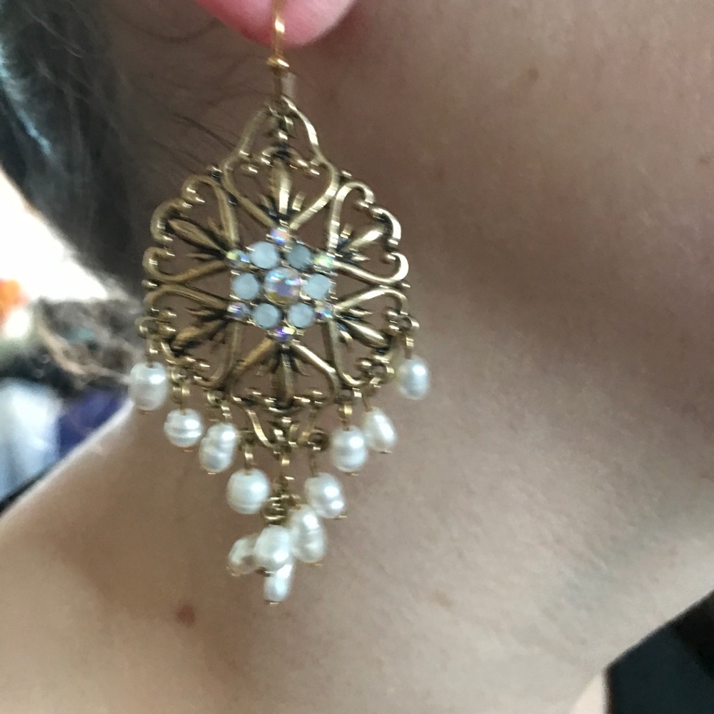 NEW goltone earrings🍉
