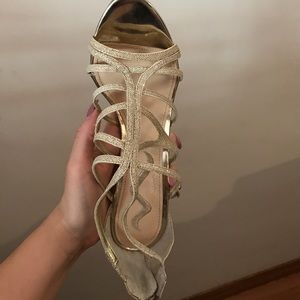 Nina Malone Sandals Size 9 1/2 NIB champagne