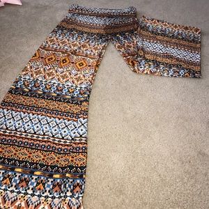 Never worn palazzo pants!! Lightweight/stretchy