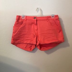 Mid rise salmon shorts