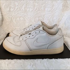 Nike Air Force 1 Sneakers