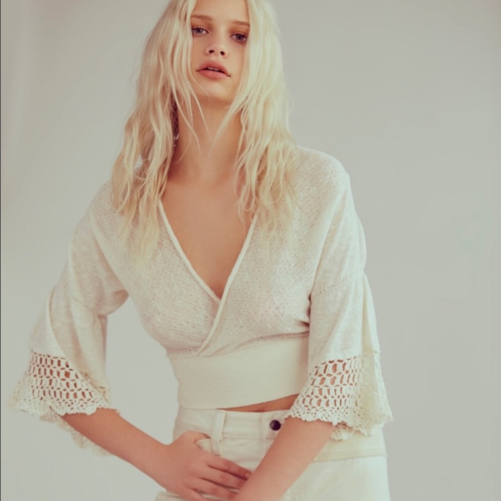 🌷Brand new Free People wrap top