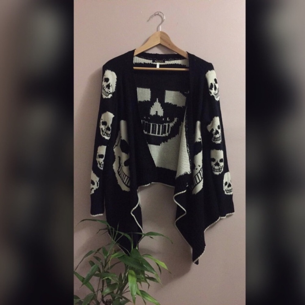 Skull Cardigan ☠️