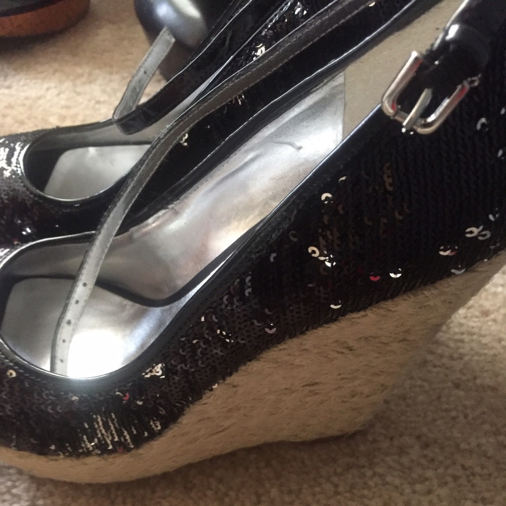 Guess heels (wedges) - Picture 2 of 4