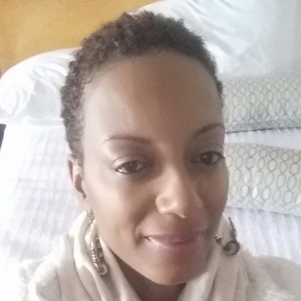 Meet your Posher, Camisha