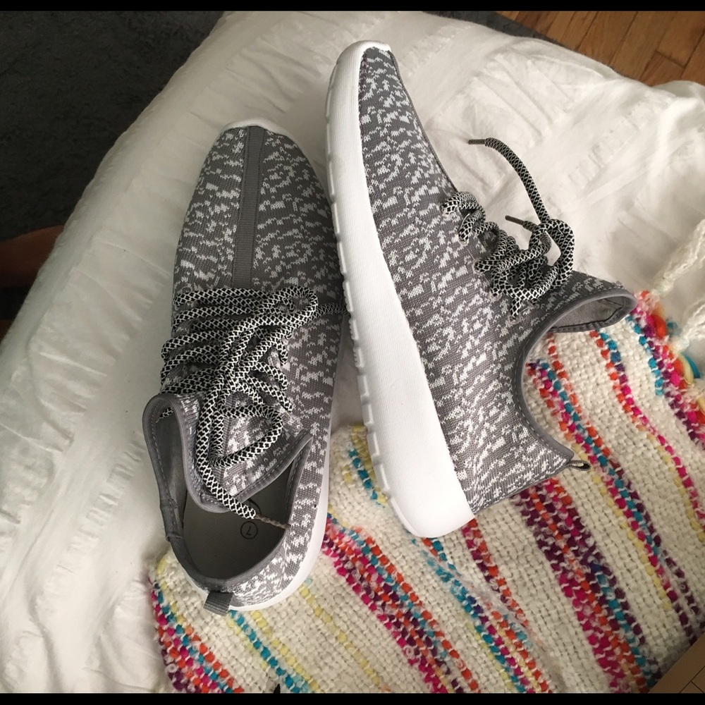 Thirty One Boutique Sneakers