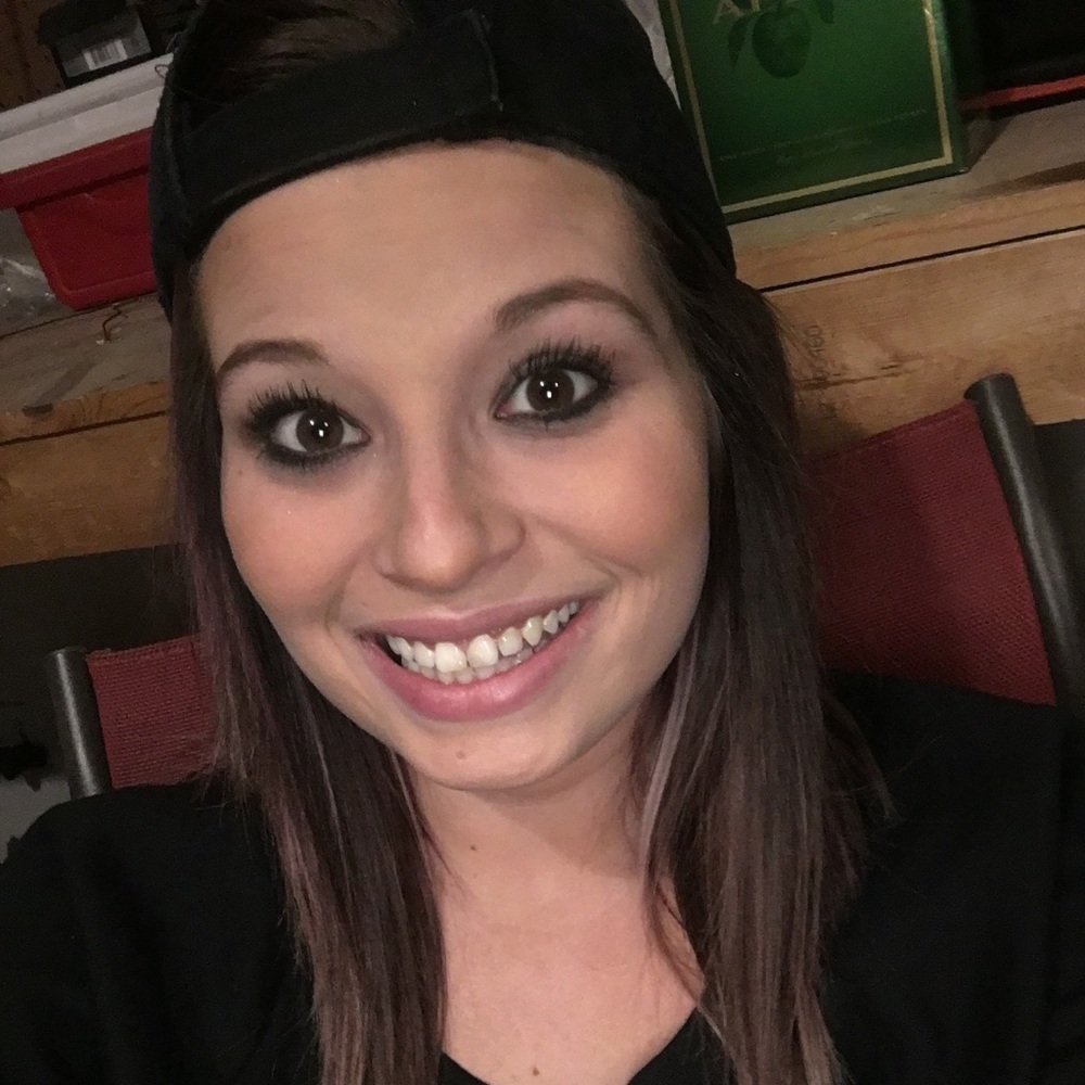 Meet your Posher, Caitlin