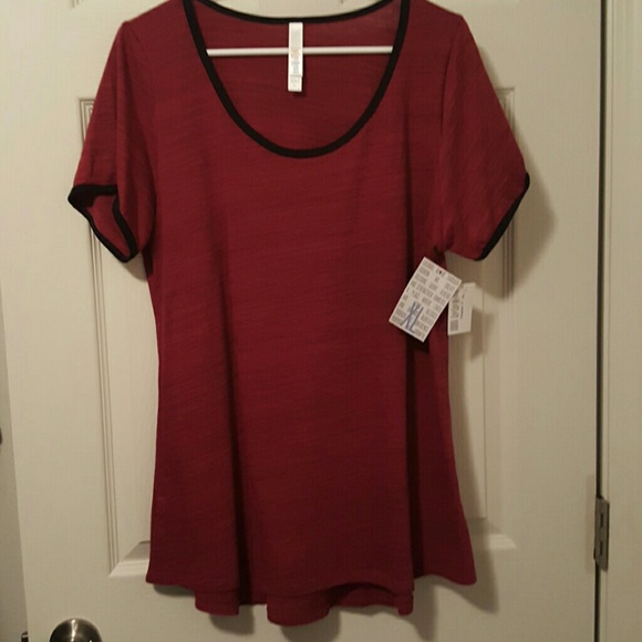 LuLaRoe Tops - Xl classic tee Lularoe new
