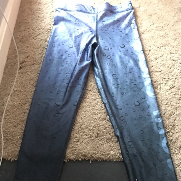 Zara Terez for SoulCycle water droplet crops - Picture 2 of 3