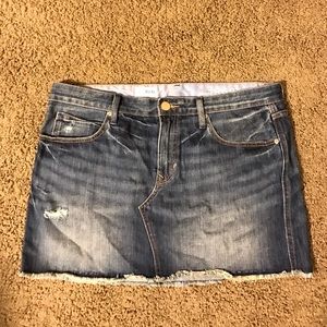 Size 30/10 nwot gap distressed denim skirt