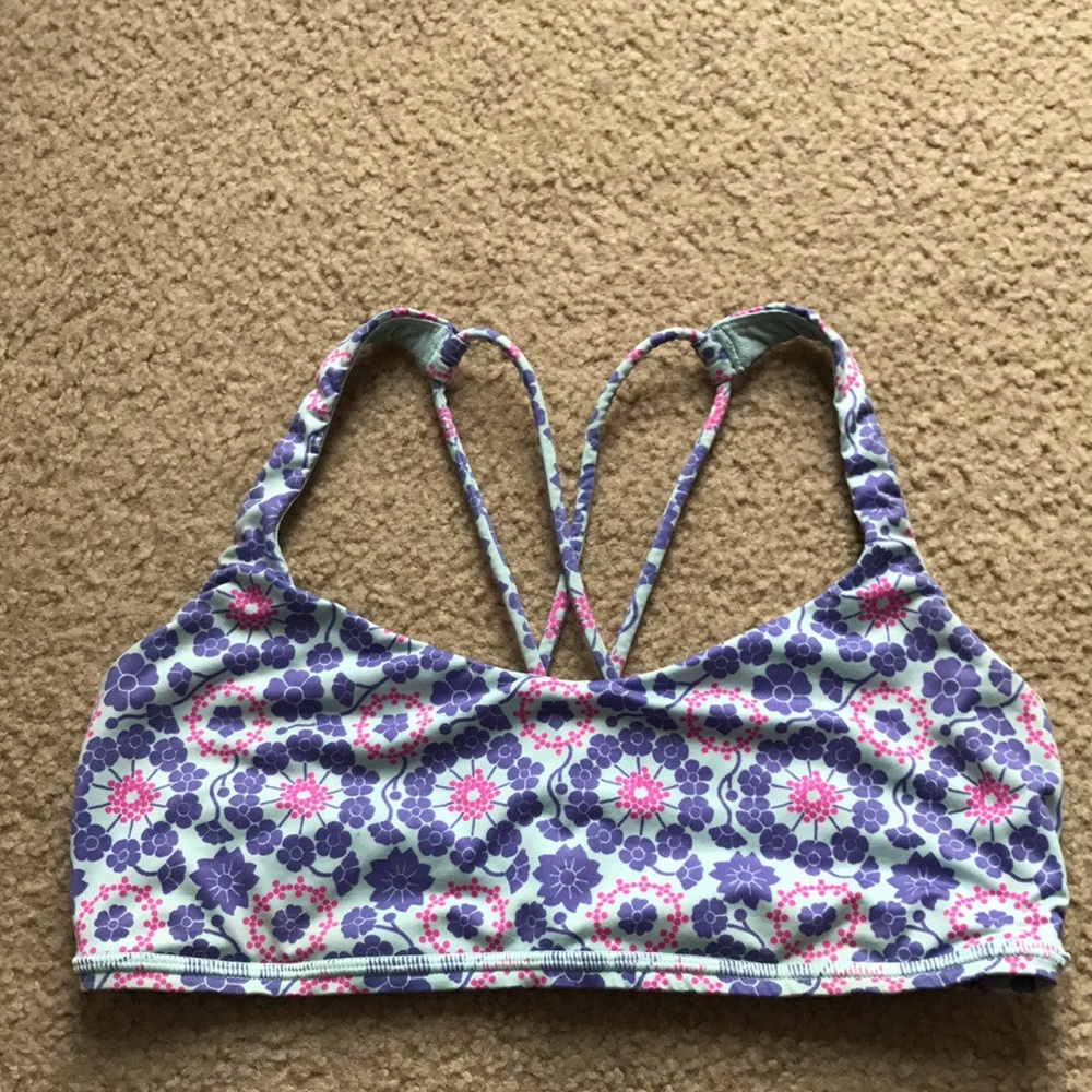 Lululemon free to be twiggy print bra