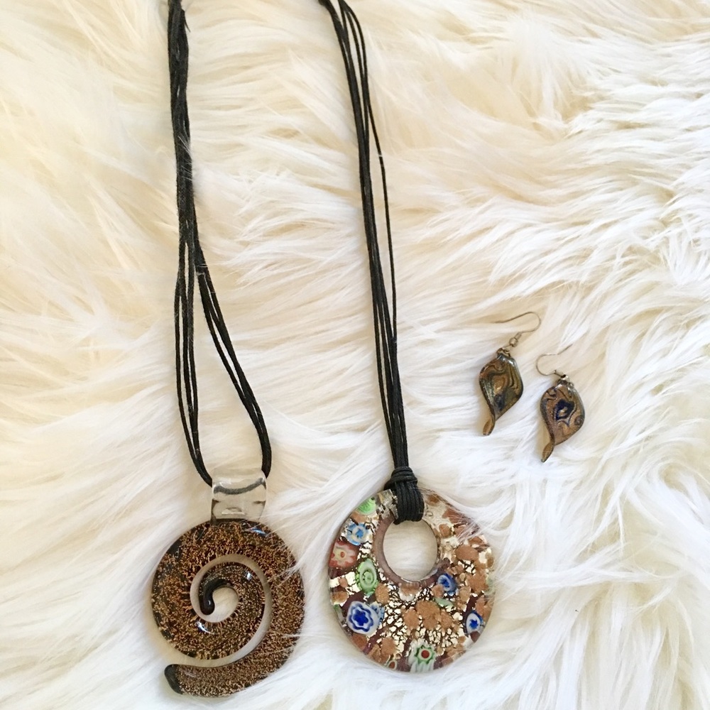 🌟✨Venice, Italy 🇮🇹✨ 2-Necklaces and 1- earring