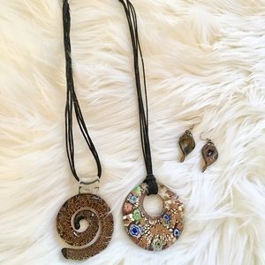 🌟✨Venice, Italy 🇮🇹✨ 2-Necklaces and 1- earring