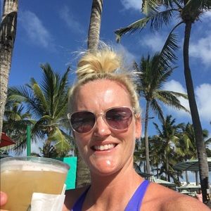 Meet your Posher, Carrie