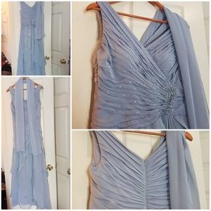 SOLD IGNITE Evenings by Carol Lin formal party