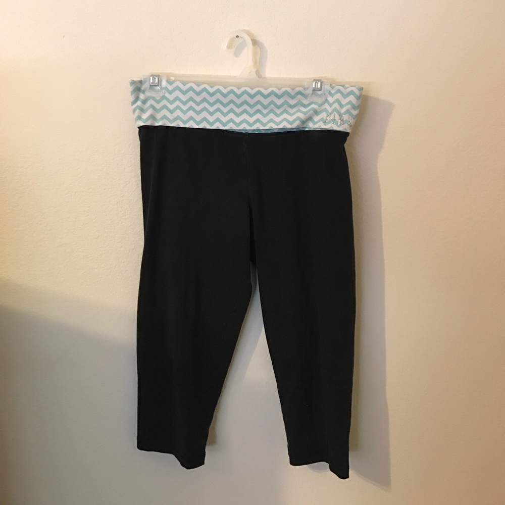 PINK crop yoga leggings