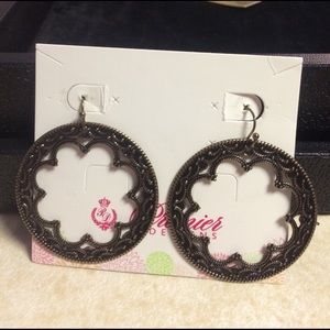 Chantilly earrings